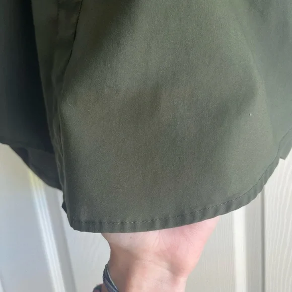 Universal Thread button up - Picture 2 of 3